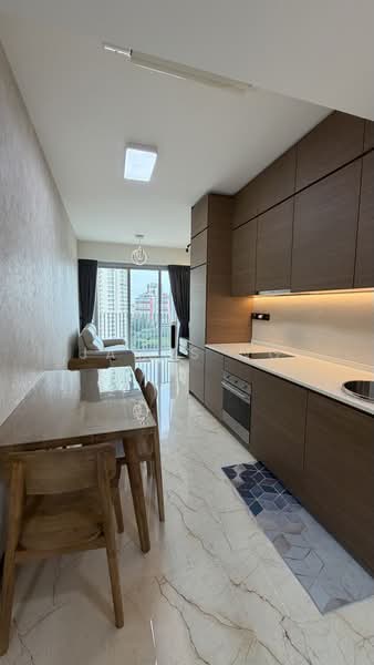 Queens Peak, 3 Dundee Road, 2 Bedrooms, 807 sqft, Condominium For Sale, by James Ng, 500199787 - Kitchen - PropertyGuru.com.sg