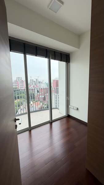 Queens Peak, 3 Dundee Road, 2 Bedrooms, 807 sqft, Condominium For Sale, by James Ng, 500199787 - Balcony - PropertyGuru.com.sg