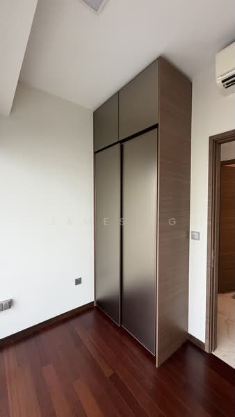 Queens Peak, 3 Dundee Road, 2 Bedrooms, 807 sqft, Condominium For Sale, by James Ng, 500199787 - Bedroom - PropertyGuru.com.sg