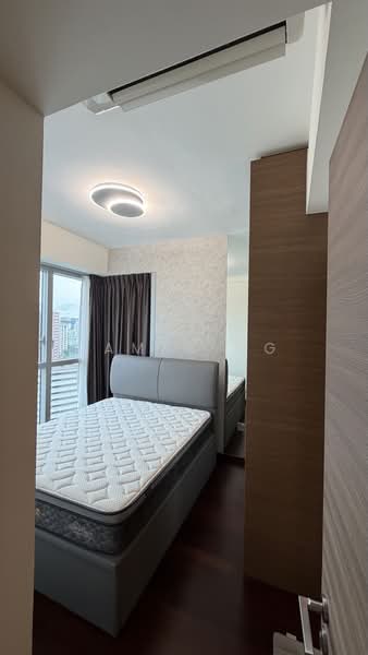 Queens Peak, 3 Dundee Road, 2 Bedrooms, 807 sqft, Condominium For Sale, by James Ng, 500199787 - Bedroom - PropertyGuru.com.sg