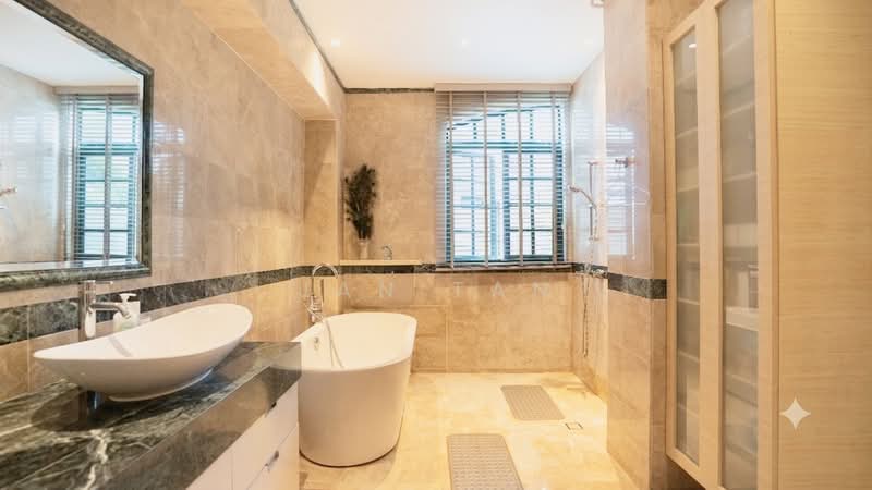 Trevose Vicinity, , 5 Bedrooms, 6,000 sqft, Detached House For Sale, by Jan Tan, 500199808 - Master Ensuite Bathroom - PropertyGuru.com.sg