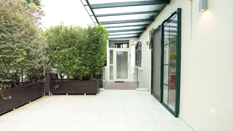 Trevose Vicinity, , 5 Bedrooms, 6,000 sqft, Detached House For Sale, by Jan Tan, 500199808 - Balcony with lush greenery - PropertyGuru.com.sg