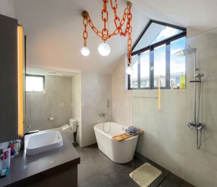 Seletar Hills Estate, Seletar Hills Drive, 5 Bedrooms, 5,000 sqft, Semi-Detached House For Sale, by Marcus Lim, 500199809 - Bathroom - PropertyGuru.com.sg