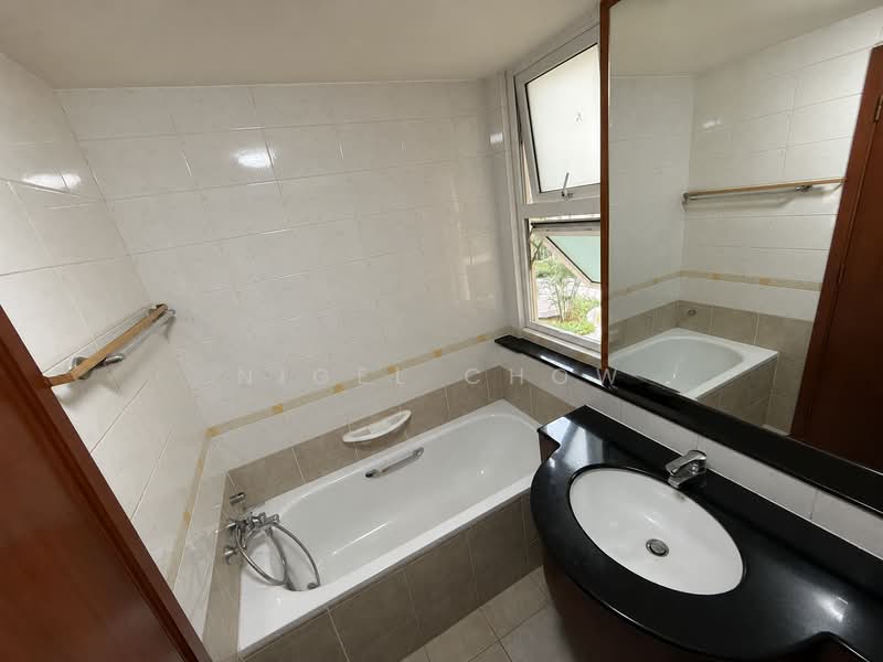 The Floravale, 228 Westwood Avenue, 3 Bedrooms, 1,324 sqft, Executive Condominium For Rent, by Nigel Chow, 500199811 - Bathroom - PropertyGuru.com.sg