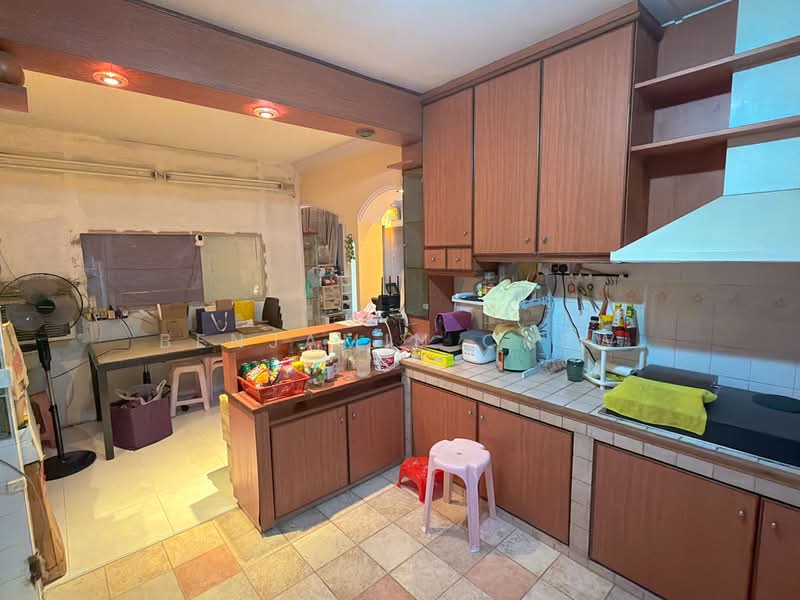 860 Woodlands Street 83, 860 Woodlands Street 83, 4 Bedrooms, 1,141 sqft, HDB Flat For Sale, by Benjamin Chew, 500199820 - Kitchen - PropertyGuru.com.sg