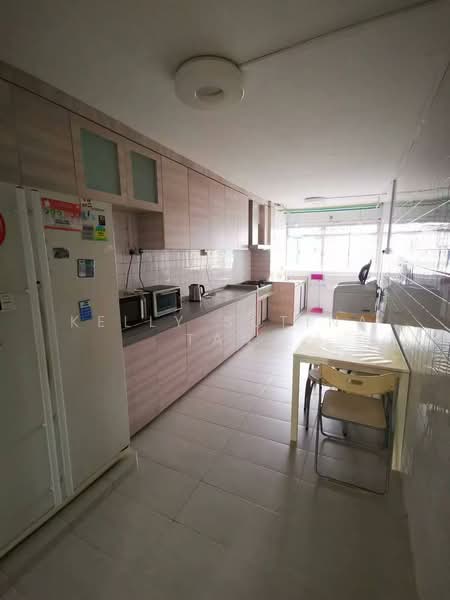 212 Bukit Batok Street 21, 212 Bukit Batok Street 21, 3 Bedrooms, 1,065 sqft, HDB Flat For Rent, by Kelly Sutina Tan, 500199822 - Kitchen - PropertyGuru.com.sg