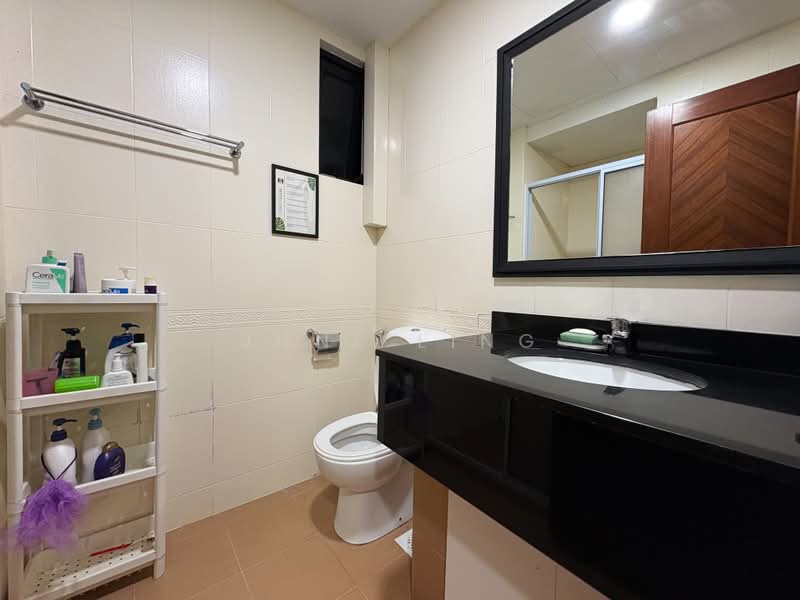 Eastpoint Green, 1 Simei Street 3, Room Rental, 130 sqft, Condominium For Rent, by June Ling, 500199825 - Bathroom - PropertyGuru.com.sg