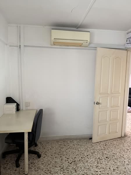 607 Clementi West Street 1, 607 Clementi West Street 1, Room Rental, 240 sqft, HDB Flat For Rent, by Bryan Leow, 500199835 - Study - PropertyGuru.com.sg