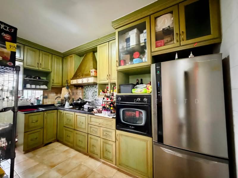 323 Sembawang Close, 323 Sembawang Close, 3 Bedrooms, 1,292 sqft, HDB Flat For Sale, by DON SIDHU, 500199842 - Kitchen - PropertyGuru.com.sg