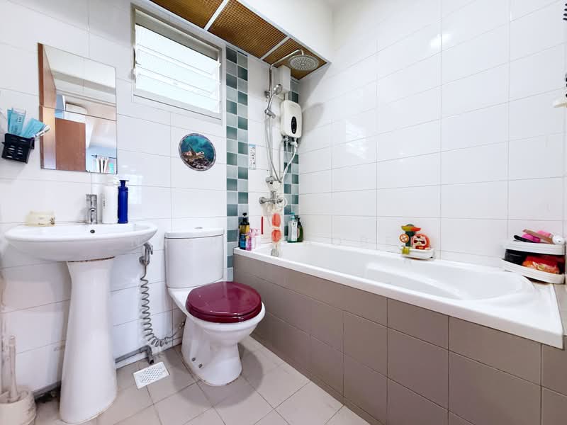 803A Keat Hong Close, 803A Keat Hong Close, 3 Bedrooms, 1,001 sqft, HDB Flat For Sale, by Nazri Baobed, 500199844 - Bathroom - PropertyGuru.com.sg