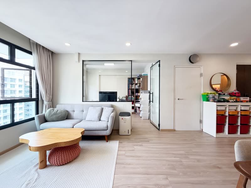 420C Northshore Drive, 420C Northshore Drive, 3 Bedrooms, 1,022 sqft, HDB Flat For Sale, by Nazri Baobed, 500199853 - Living Room - PropertyGuru.com.sg