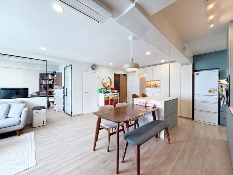 420C Northshore Drive, 420C Northshore Drive, 3 Bedrooms, 1,022 sqft, HDB Flat For Sale, by Nazri Baobed, 500199853 - Living Room - PropertyGuru.com.sg