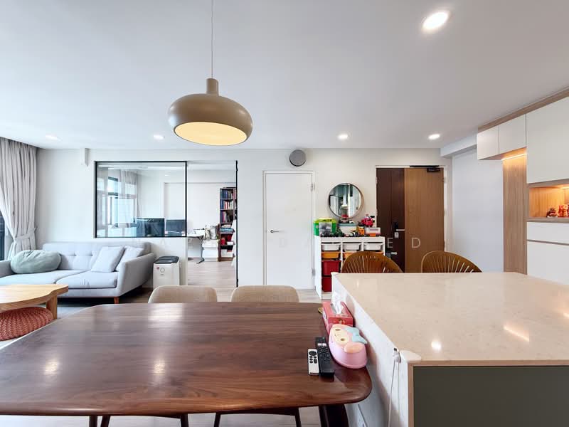 420C Northshore Drive, 420C Northshore Drive, 3 Bedrooms, 1,022 sqft, HDB Flat For Sale, by Nazri Baobed, 500199853 - Living Room - PropertyGuru.com.sg