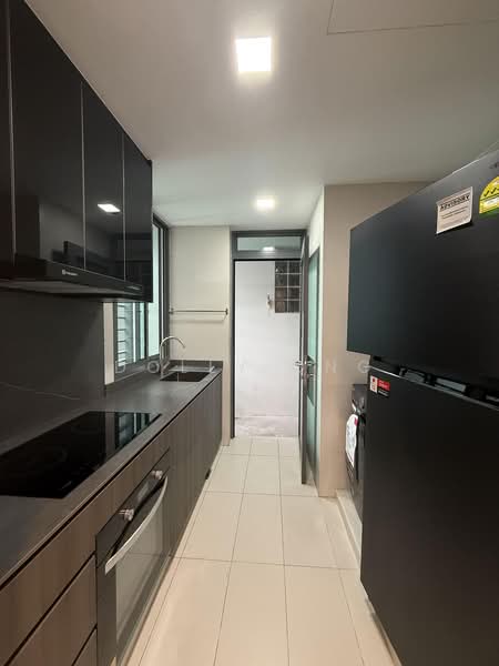 The Beverly, 45 Toh Tuck Road, 2 Bedrooms, 1,130 sqft, Apartment For Rent, by Dolly Ong, 500199859 - Kitchen - PropertyGuru.com.sg