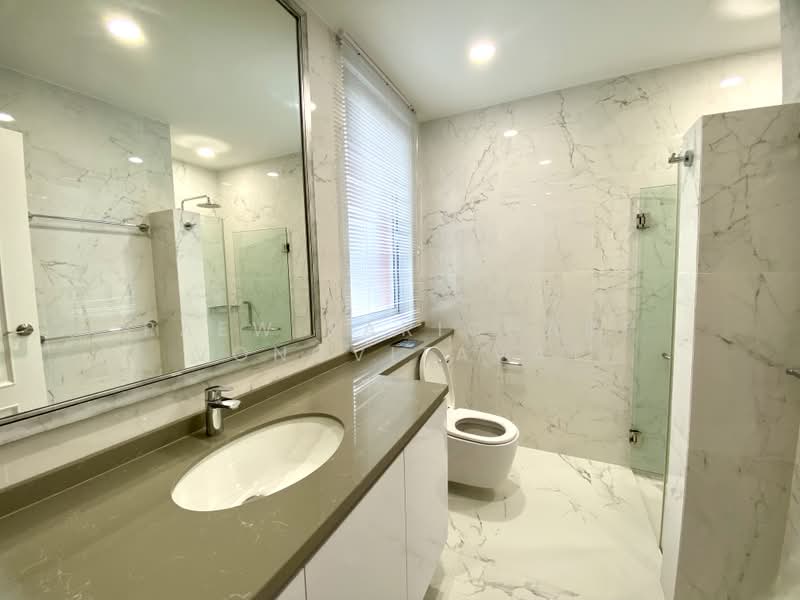 Chancery Lane, Chancery Lane, 5 Bedrooms, 4,000 sqft, Semi-Detached House For Rent, by Paew Parichart Vongvitavat, 500199877 - Attached Bathroom 2 - PropertyGuru.com.sg