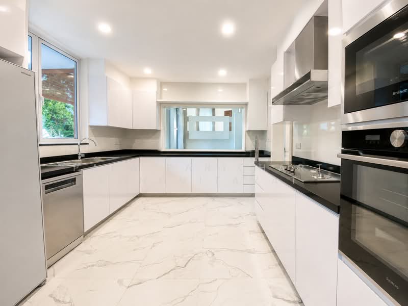 Chancery Lane, Chancery Lane, 5 Bedrooms, 4,000 sqft, Semi-Detached House For Rent, by Paew Parichart Vongvitavat, 500199877 - Kitchen - PropertyGuru.com.sg