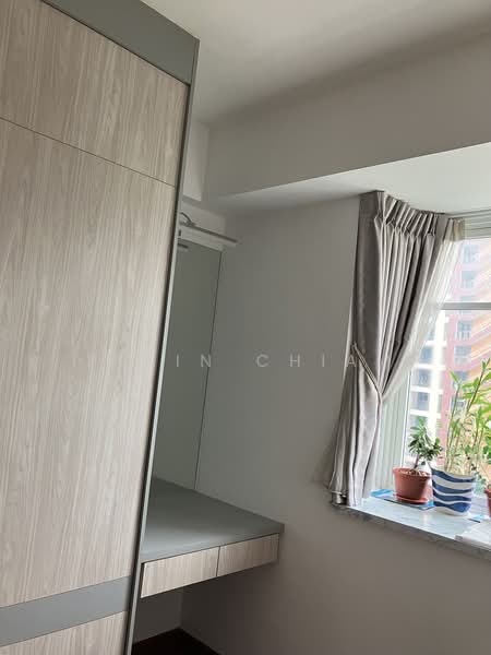 The Jade, 9 Bukit Batok Central Link, 2 Bedrooms, 1,012 sqft, Condominium For Sale, by Perin Chiam, 500199884 - Dressing area - PropertyGuru.com.sg