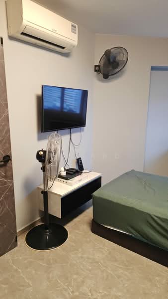 389 Bukit Batok West Avenue 5, 389 Bukit Batok West Avenue 5, Room Rental, 200 sqft, HDB Flat For Rent, by Leonard Lee, 500199918 - Bedroom - PropertyGuru.com.sg