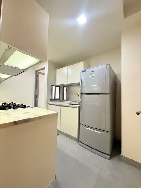 Atrium Residences, 1 Lorong 28 Geylang, 4 Bedrooms, 1,227 sqft, Apartment For Rent, by Lyn Hsia, 500199923 - Kitchen - PropertyGuru.com.sg