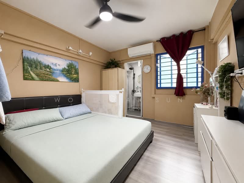 412 Saujana Road, 412 Saujana Road, 3 Bedrooms, 904 sqft, HDB Flat For Sale, by Wong Kai Sun 黄开山, 500199924 - Master Bedroom - PropertyGuru.com.sg