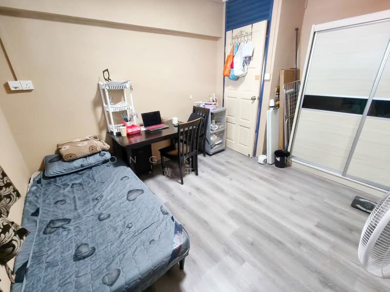 412 Saujana Road, 412 Saujana Road, 3 Bedrooms, 904 sqft, HDB Flat For Sale, by Wong Kai Sun  黄开山, 500199924 - Bedroom 3 - PropertyGuru.com.sg