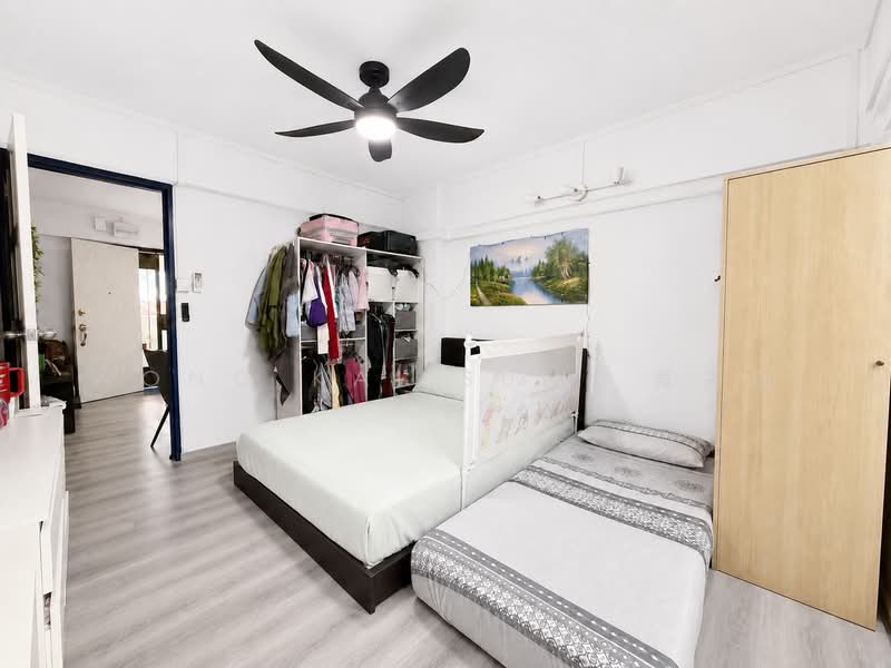 412 Saujana Road, 412 Saujana Road, 3 Bedrooms, 904 sqft, HDB Flat For Sale, by Wong Kai Sun  黄开山, 500199924 - Master Bedroom - PropertyGuru.com.sg