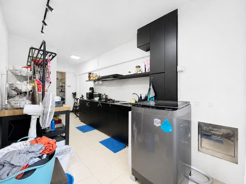 412 Saujana Road, 412 Saujana Road, 3 Bedrooms, 904 sqft, HDB Flat For Sale, by Wong Kai Sun  黄开山, 500199924 - Kitchen - PropertyGuru.com.sg