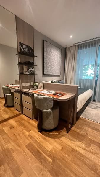 Concourse Skyline, 300 Beach Road, 3 Bedrooms, 1,991 sqft, Condominium For Sale, by John Lee, 500199928 - Bedroom - PropertyGuru.com.sg
