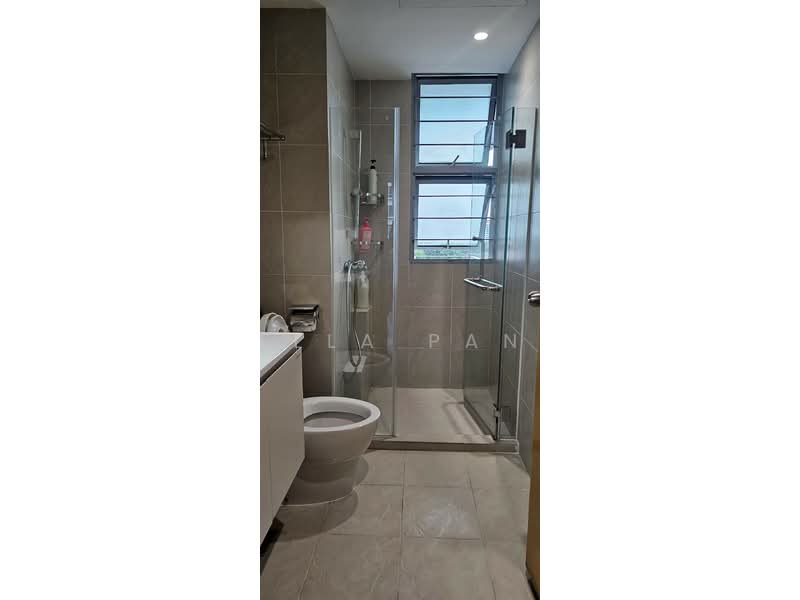 Lakeholmz, 82 Corporation Road, Room Rental, 110 sqft, Condominium For Rent, by Ella Pan, 500199933 - Bathroom - PropertyGuru.com.sg