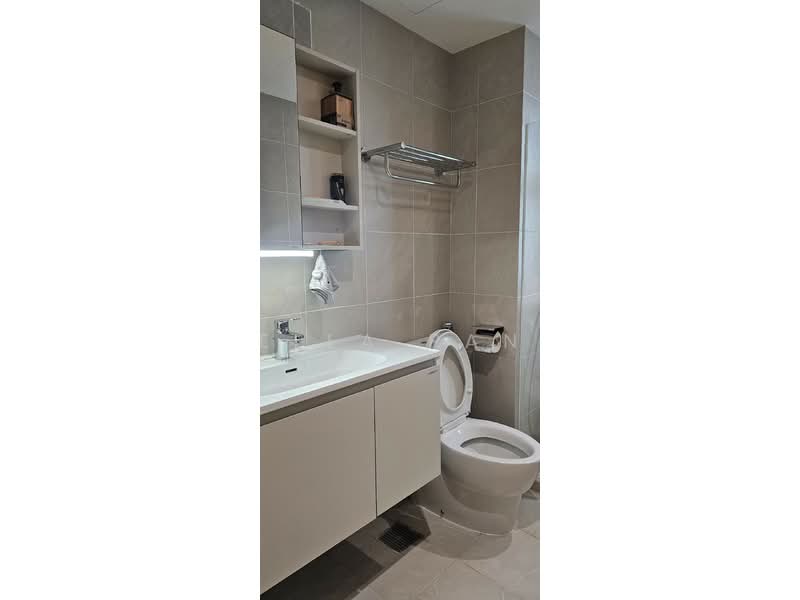 Lakeholmz, 82 Corporation Road, Room Rental, 110 sqft, Condominium For Rent, by Ella Pan, 500199933 - Bathroom - PropertyGuru.com.sg