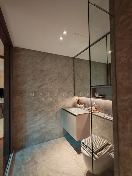 Dunearn House, 766 Dunearn Road, 3 Bedrooms, 947 sqft, Condominium For Sale, by Maisyarah Rahmad, 500199936 - Bathroom - PropertyGuru.com.sg