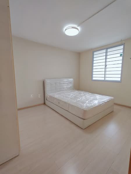 173 Lorong 1 Toa Payoh, 173 Lorong 1 Toa Payoh, 2 Bedrooms, 710 sqft, HDB Flat For Sale, by Kenny Tan, 500199941 - Bedroom - PropertyGuru.com.sg