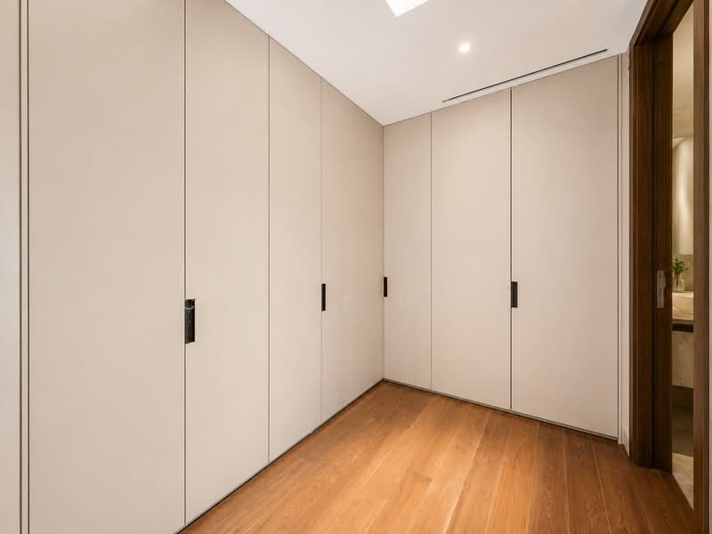The Giverny Residences, 6 Robin Drive, 4 Bedrooms, 1,841 sqft, Condominium For Sale, by Carrie Chin, 500199943 - Master Bedroom Walk-in Wardrobe - PropertyGuru.com.sg