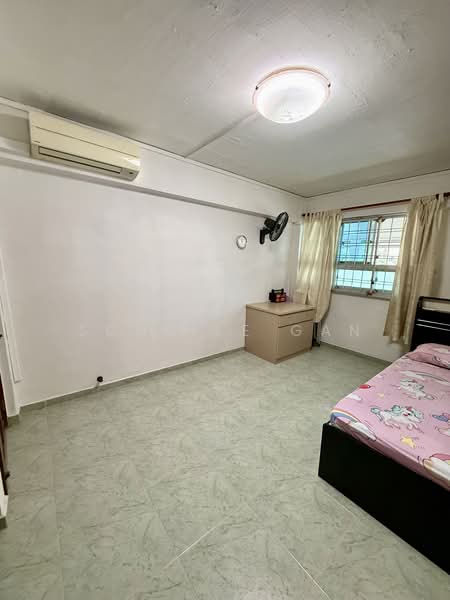 316 Clementi Avenue 4, 316 Clementi Avenue 4, Room Rental, 150 sqft, HDB Flat For Rent, by Schelle Gan, 500199945 - Bedroom - PropertyGuru.com.sg
