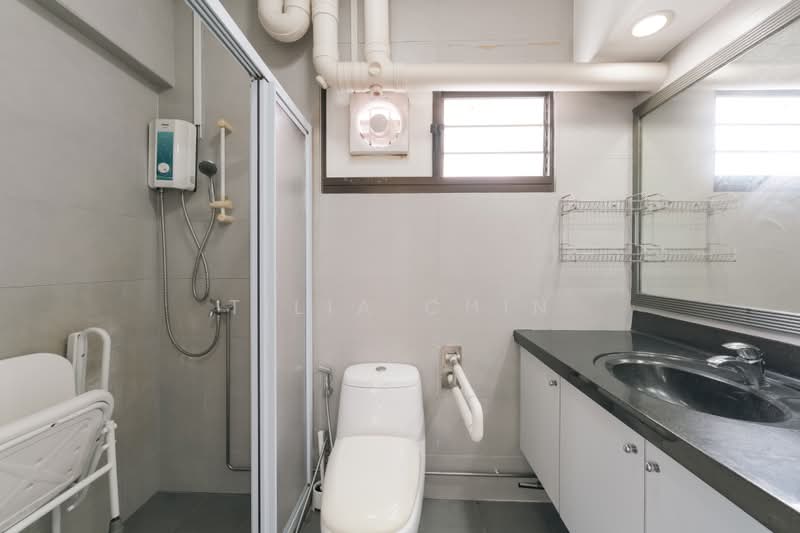 538 Jelapang Road, 538 Jelapang Road, 3 Bedrooms, 1,076 sqft, HDB Flat For Sale, by Tilia Chin, 500199961 - Bathroom - PropertyGuru.com.sg