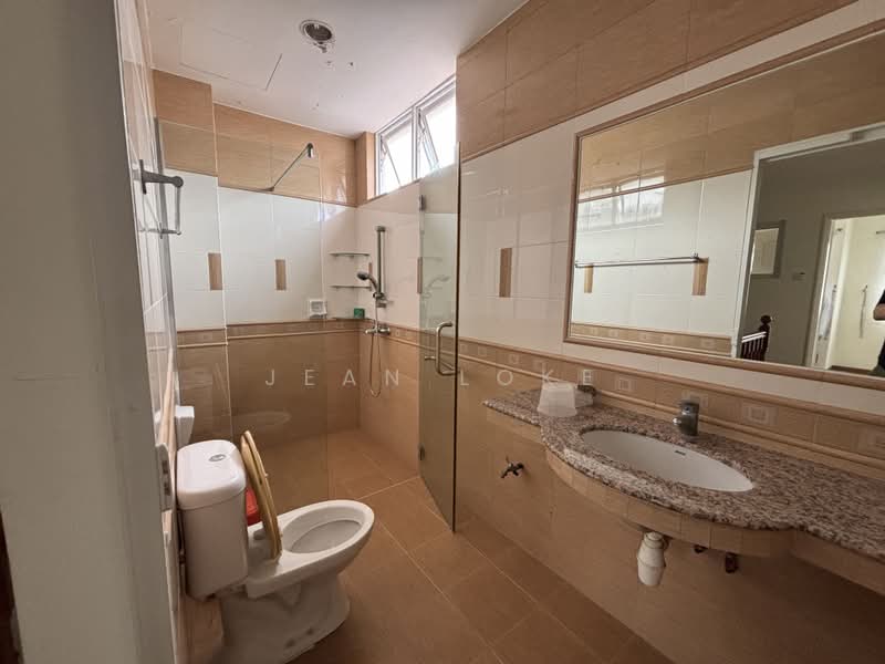 Sea breeze Avenue, Sea breeze avenue, 5 Bedrooms, 2,200 sqft, Terraced House For Sale, by Jean Loke, 500199964 - Bathroom - PropertyGuru.com.sg
