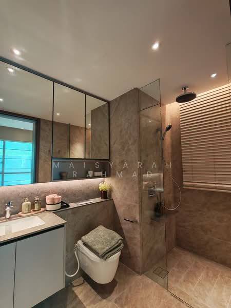 Dunearn House, 770 Dunearn Road, 2 Bedrooms, 667 sqft, Condominium For Sale, by Maisyarah Rahmad, 500199966 - Bathroom - PropertyGuru.com.sg