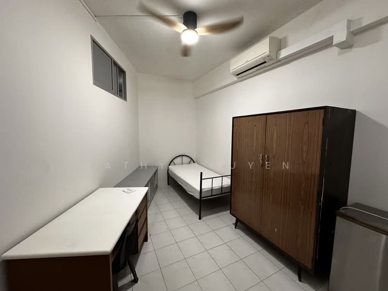 Sims 450 Centre, 450 Sims Avenue, Room Rental, 100 sqft, Walk-up Apartment For Rent, by Kathy Nguyen, 500199974 - Bedroom - PropertyGuru.com.sg