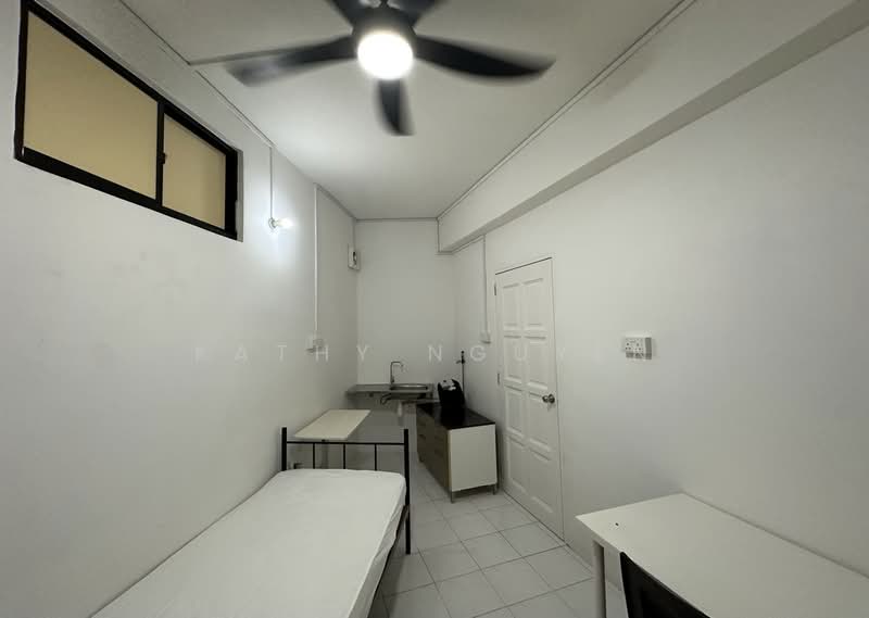 Sims 450 Centre, 450 Sims Avenue, Room Rental, 100 sqft, Walk-up Apartment For Rent, by Kathy Nguyen, 500199974 - Bedroom - PropertyGuru.com.sg