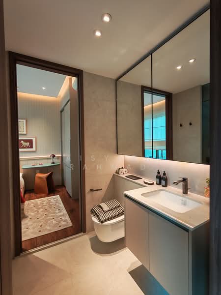 Dunearn House, 762 Dunearn Road, 4 Bedrooms, 1,378 sqft, Condominium For Sale, by Maisyarah Rahmad, 500199975 - Bathroom - PropertyGuru.com.sg
