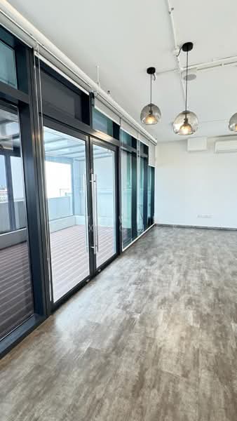 Novelty BizCentre, 18 Howard Road, 915 sqft, Light Industrial (B1) For Rent, by Steven Max Quek, 500199997 - Balcony - CommercialGuru.com.sg