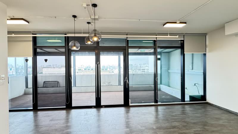 Novelty BizCentre, 18 Howard Road, 915 sqft, Light Industrial (B1) For Rent, by Steven Max Quek, 500199997 - Balcony - CommercialGuru.com.sg