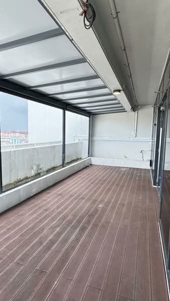 Novelty BizCentre, 18 Howard Road, 915 sqft, Light Industrial (B1) For Rent, by Steven Max Quek, 500199997 - Balcony - CommercialGuru.com.sg