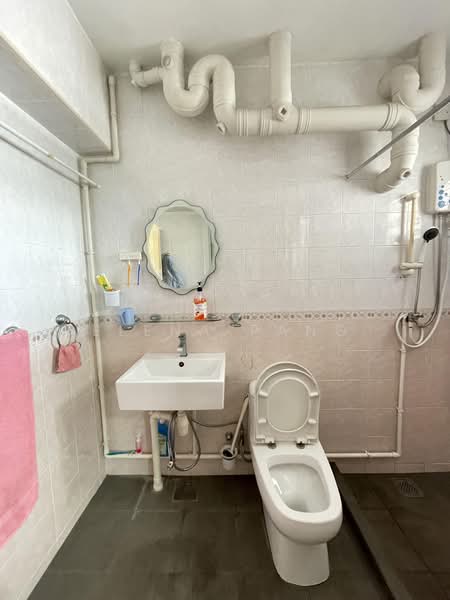 295A Compassvale Crescent, 295A Compassvale Crescent, 3 Bedrooms, 1,184 sqft, HDB Flat For Sale, by Elena Pang, 500199998 - Bathroom - PropertyGuru.com.sg