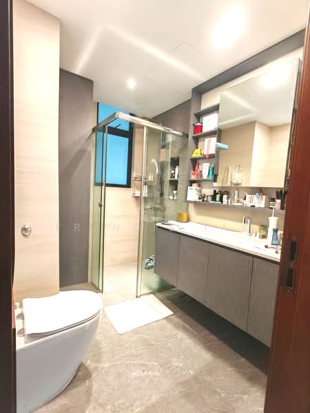 Valley Park, 473 River Valley Road, Tanglin / Holland / Bukit Timah, 2 Bedrooms, 1,109 sqft, Condominium For Sale, by Francis Tay, 500199999 - Bathroom - PropertyGuru.com.sg