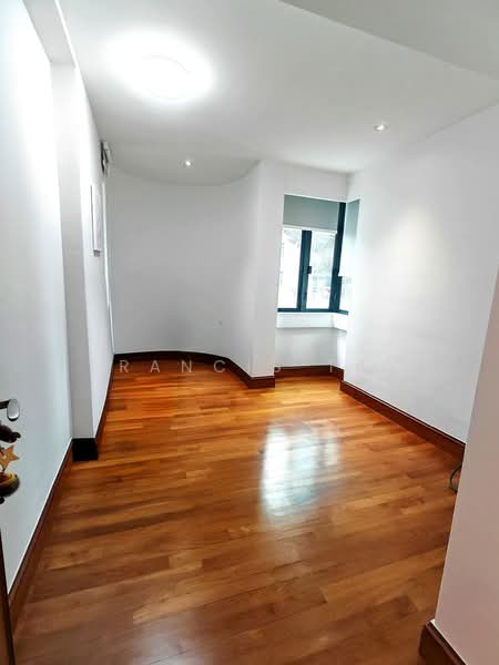 Valley Park, 473 River Valley Road, Tanglin / Holland / Bukit Timah, 2 Bedrooms, 1,109 sqft, Condominium For Sale, by Francis Tay, 500199999 - Interior - PropertyGuru.com.sg