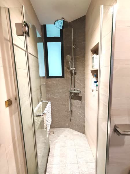 Valley Park, 473 River Valley Road, Tanglin / Holland / Bukit Timah, 2 Bedrooms, 1,109 sqft, Condominium For Sale, by Francis Tay, 500199999 - Bathroom - PropertyGuru.com.sg