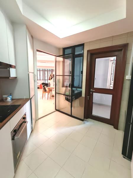 Valley Park, 473 River Valley Road, Tanglin / Holland / Bukit Timah, 2 Bedrooms, 1,109 sqft, Condominium For Sale, by Francis Tay, 500199999 - Kitchen - PropertyGuru.com.sg