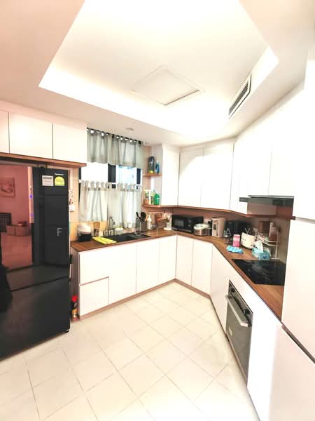 Valley Park, 473 River Valley Road, Tanglin / Holland / Bukit Timah, 2 Bedrooms, 1,109 sqft, Condominium For Sale, by Francis Tay, 500199999 - Kitchen - PropertyGuru.com.sg