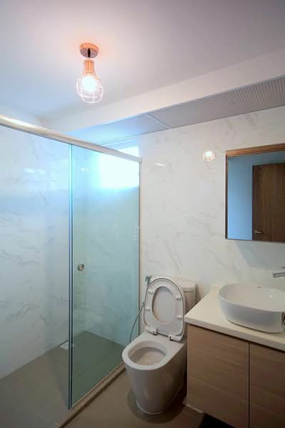 453B Bukit Batok West Avenue 6, 453B Bukit Batok West Avenue 6, 3 Bedrooms, 1,237 sqft, HDB Flat For Sale, by James Yeo, 500200006 - Bathroom - PropertyGuru.com.sg